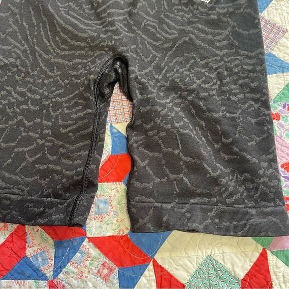 Gymshark Adapt Animal Print Bike Shorts Size small - Picture 4 of 8